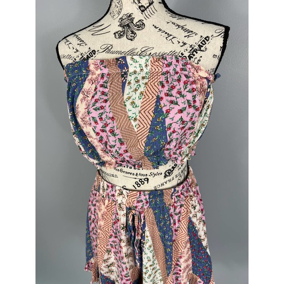 Cabbage patch tube top and high waisted shorts set - Picture 3 of 9